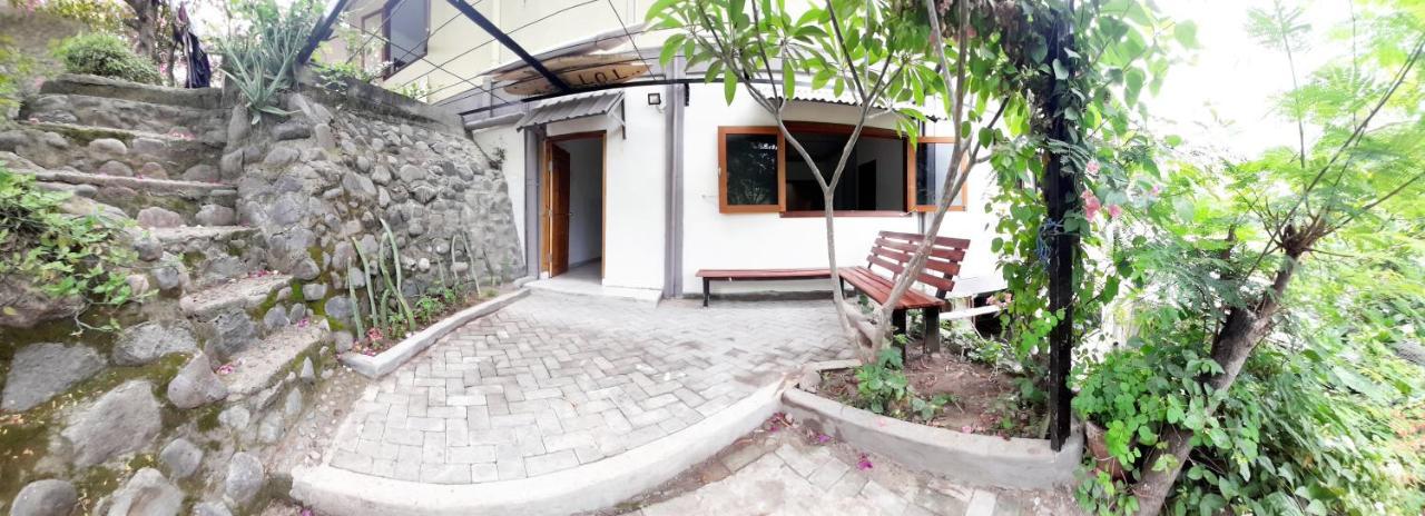 Merdeka House Maluk المظهر الخارجي الصورة