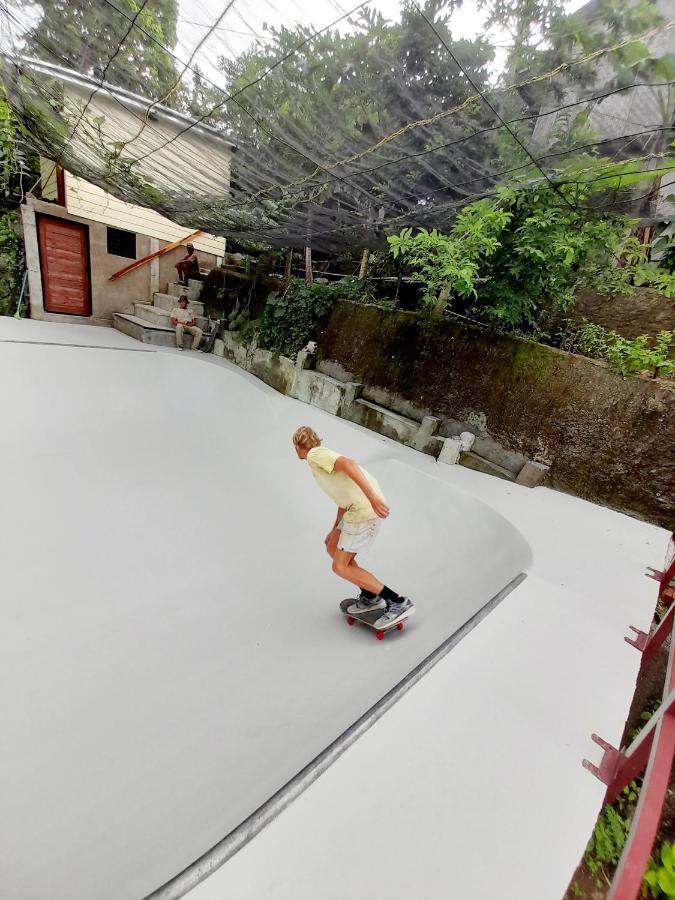 Merdeka House Maluk المظهر الخارجي الصورة