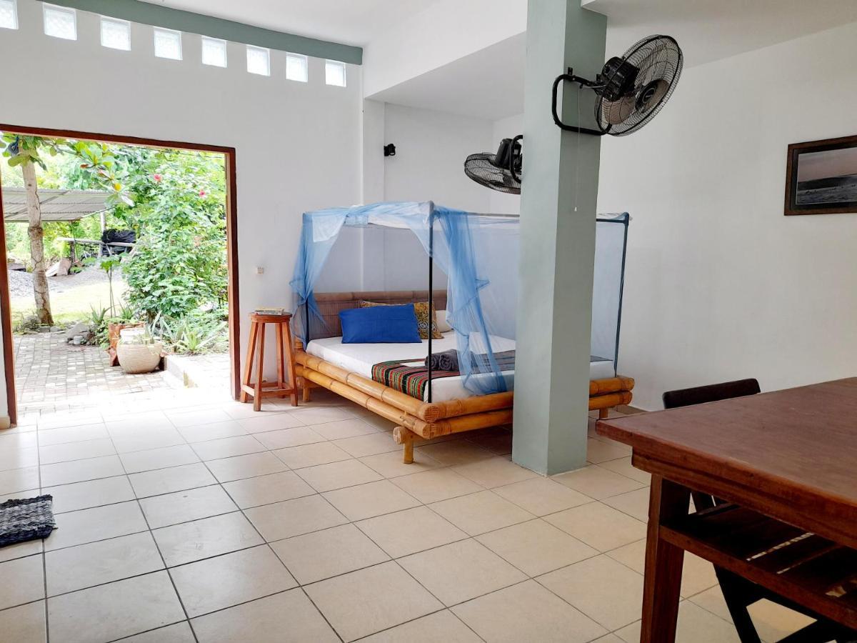 Merdeka House Maluk المظهر الخارجي الصورة