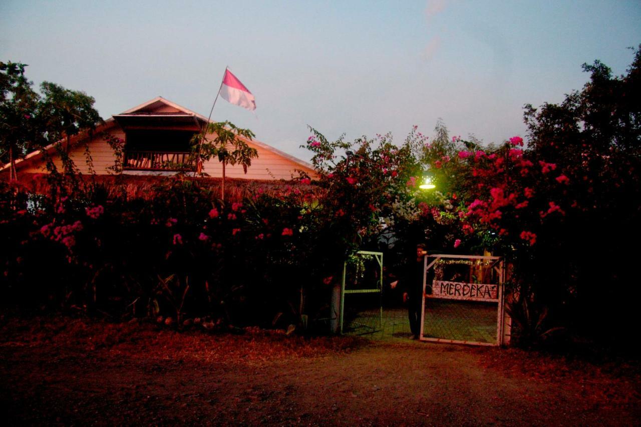 Merdeka House Maluk المظهر الخارجي الصورة