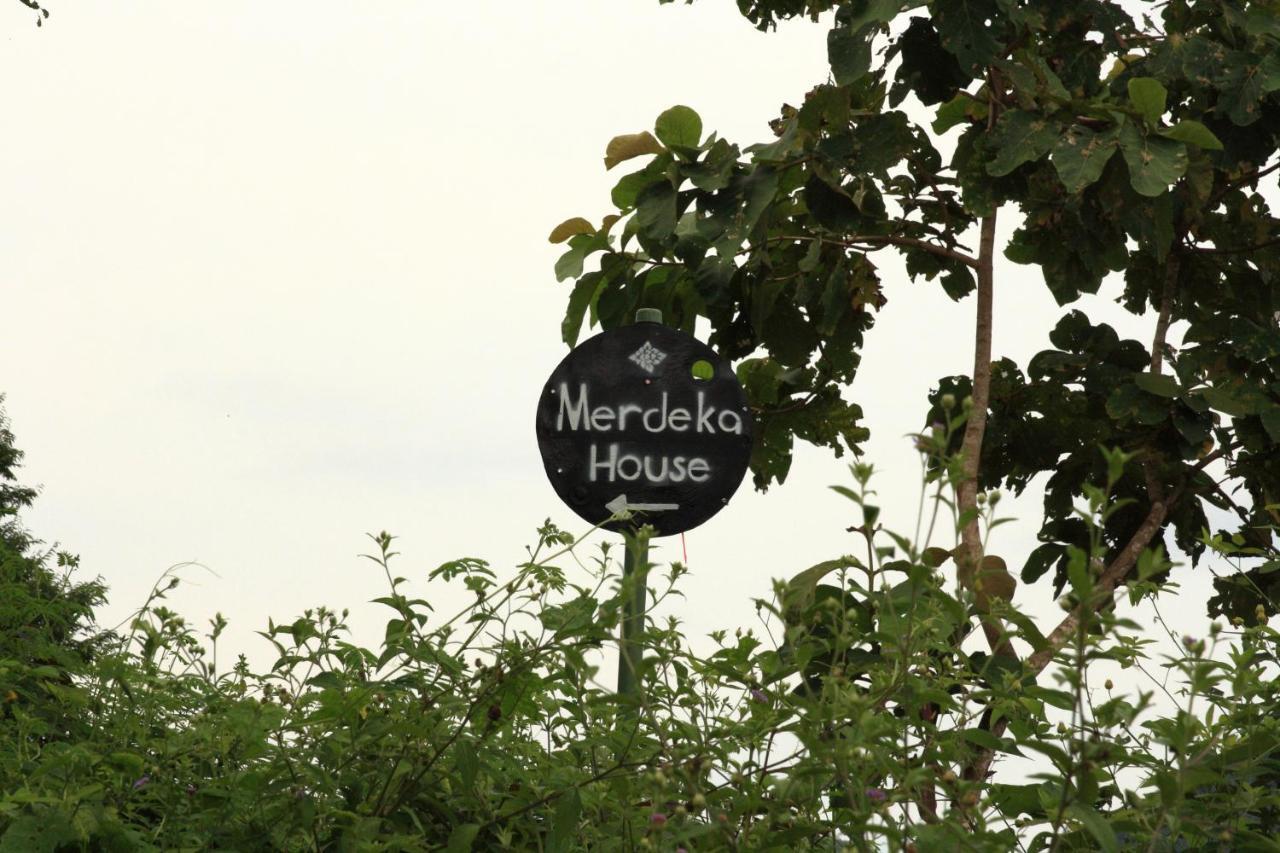 Merdeka House Maluk المظهر الخارجي الصورة